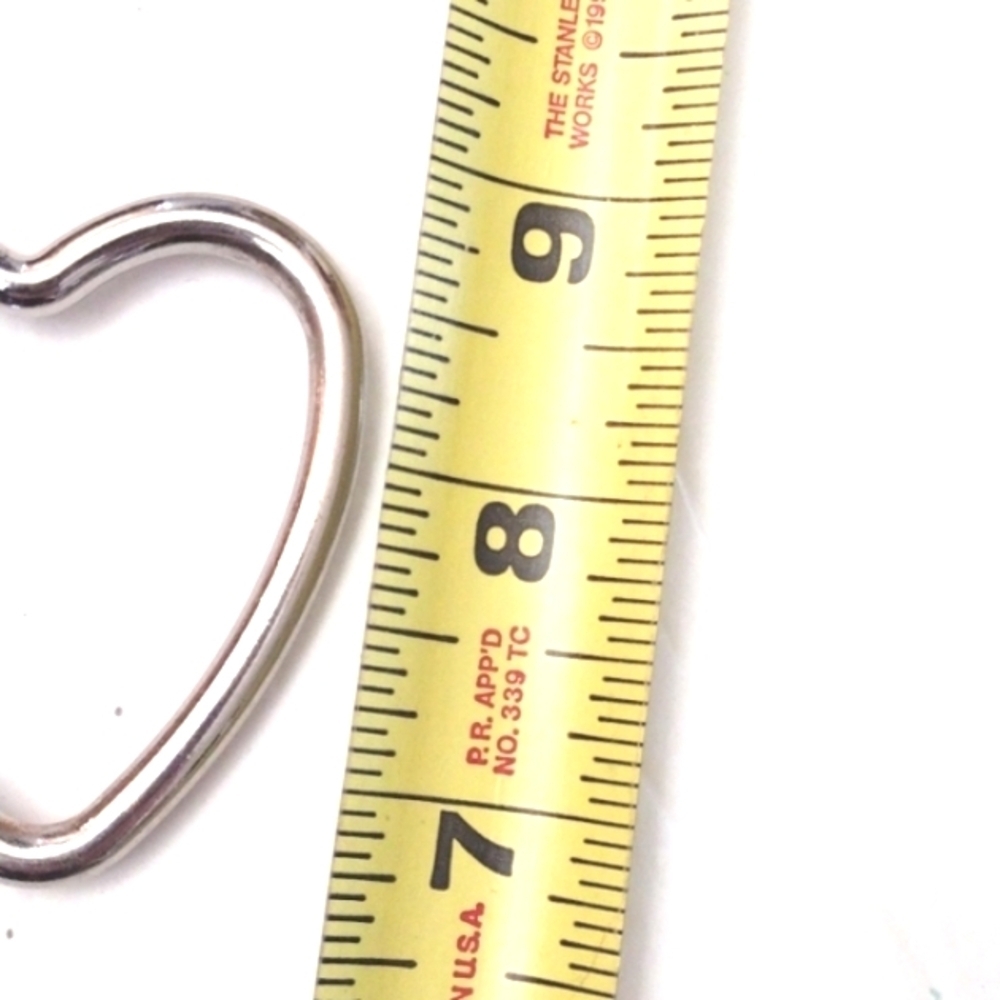 GUESS SILVER-TONE HEART WITH GUESS 1981 SIGNATURE BRANDED TAG 9" KEYCHAIN - Picture 5 of 8